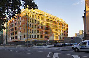 Le Centre de recherche en biomédecine de Strasbourg (CRBS), rue Eugène-Bockel, est voisin du Nouvel hôpital civil (NHC).