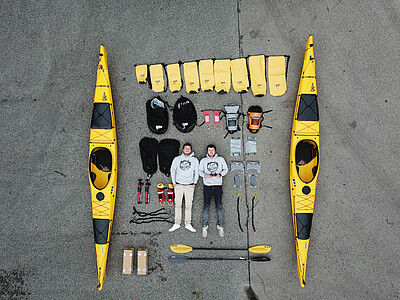Porter chaque jour les 80 kg du matériel et du kayak, ''ça muscle et ça fait perdre du poids !'' sourient les deux aventuriers.