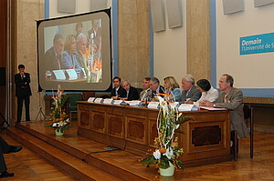 Table ronde sur la création de l'Université de Strasbourg, le 28 septembre 2007, en présence de Valérie Pécresse, ministre de l'Enseignement supérieur et de la Recherche.