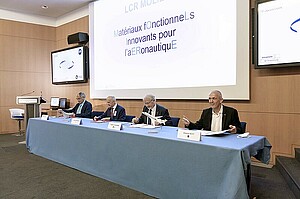 Lancement officiel du Laboratoire commun de recherche Molière, en présence de Bruno Stoufflet, Michel Deneken, Frédéric Villieras et Antoine Petit (de gauche à droite). Crédit : Dassault Aviation – V. Almansa.